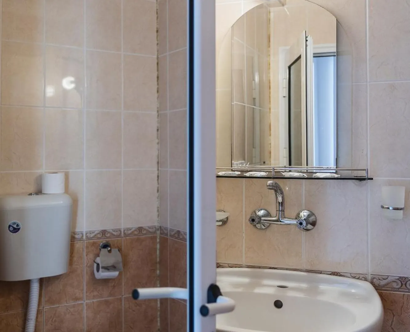 Hotel Milan Πριμόρσκο