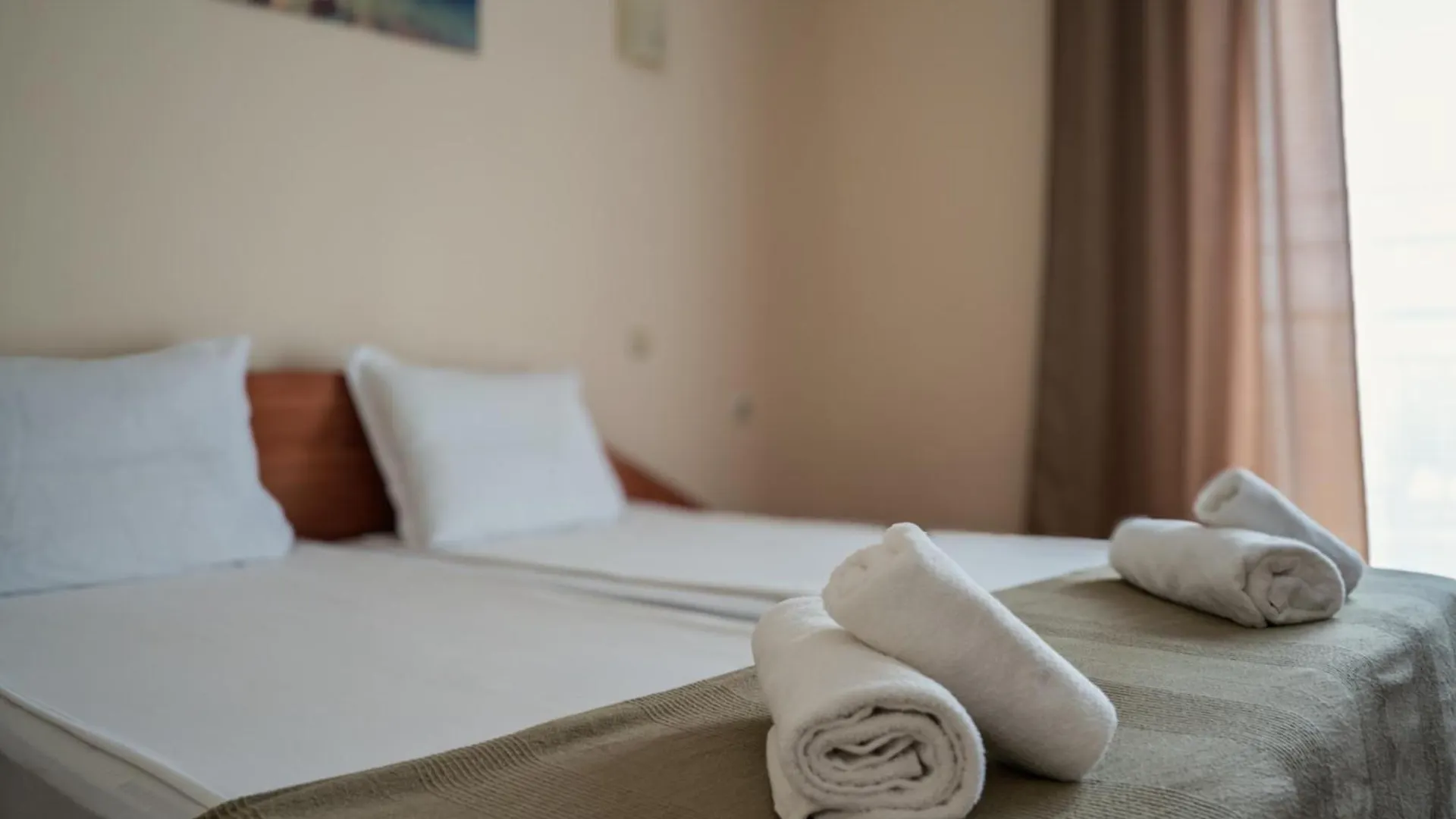 Hotel Milan Primorsko 2*,