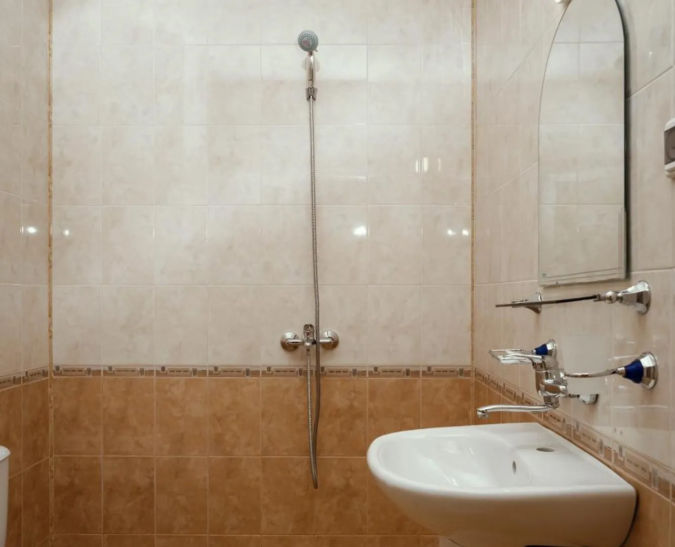 **  Hotel Milan Primorsko Bulgaria